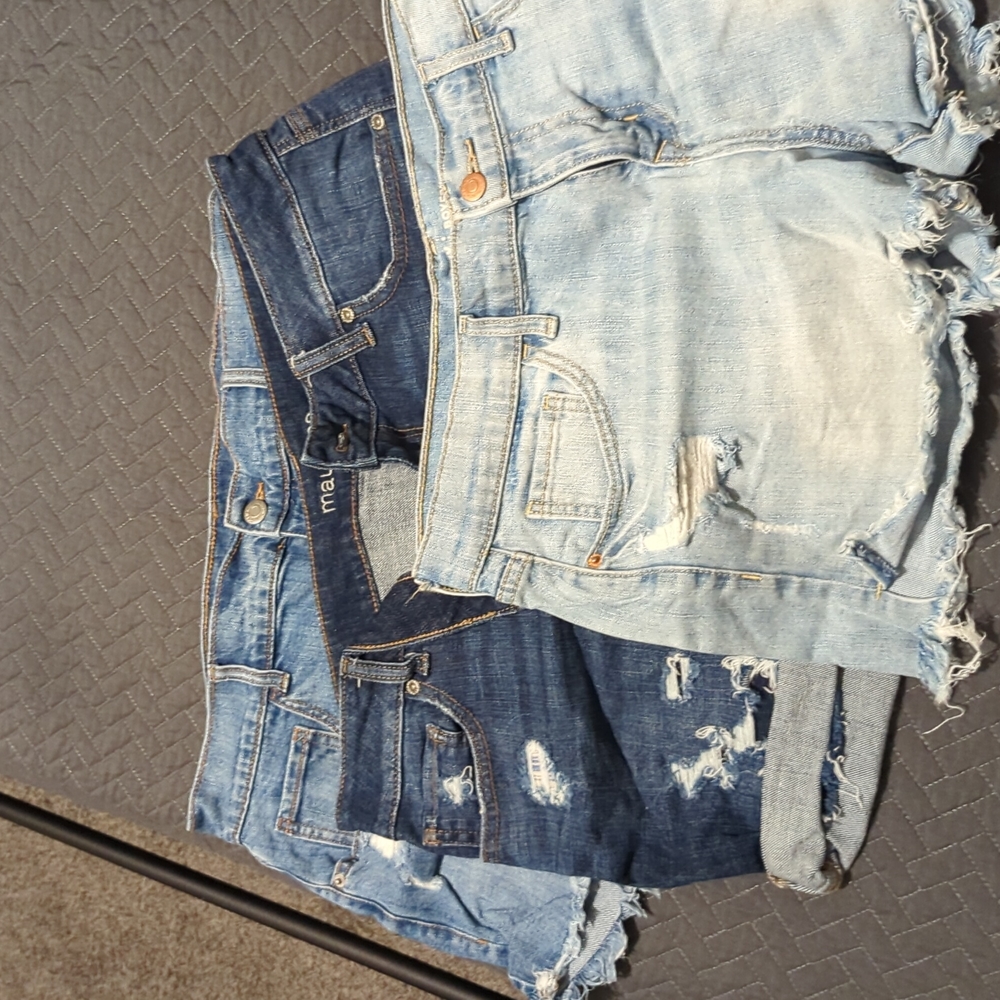 Size 12 jean shorts Old Navy/Maurices